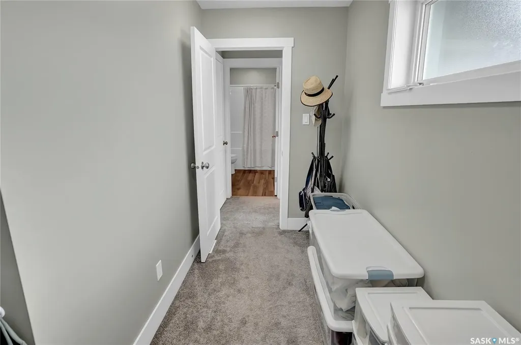 1049 Maplewood Drive Moose Jaw SK S6J 0B6