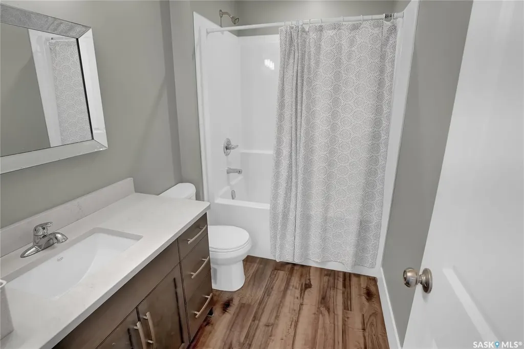 1049 Maplewood Drive Moose Jaw SK S6J 0B6