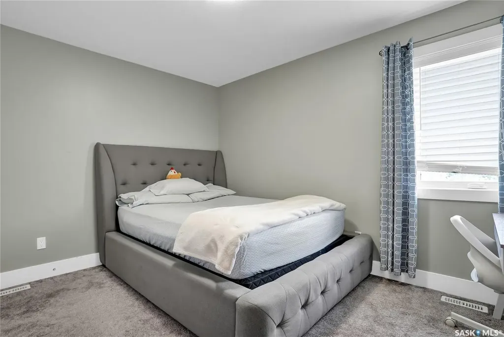 1049 Maplewood Drive Moose Jaw SK S6J 0B6