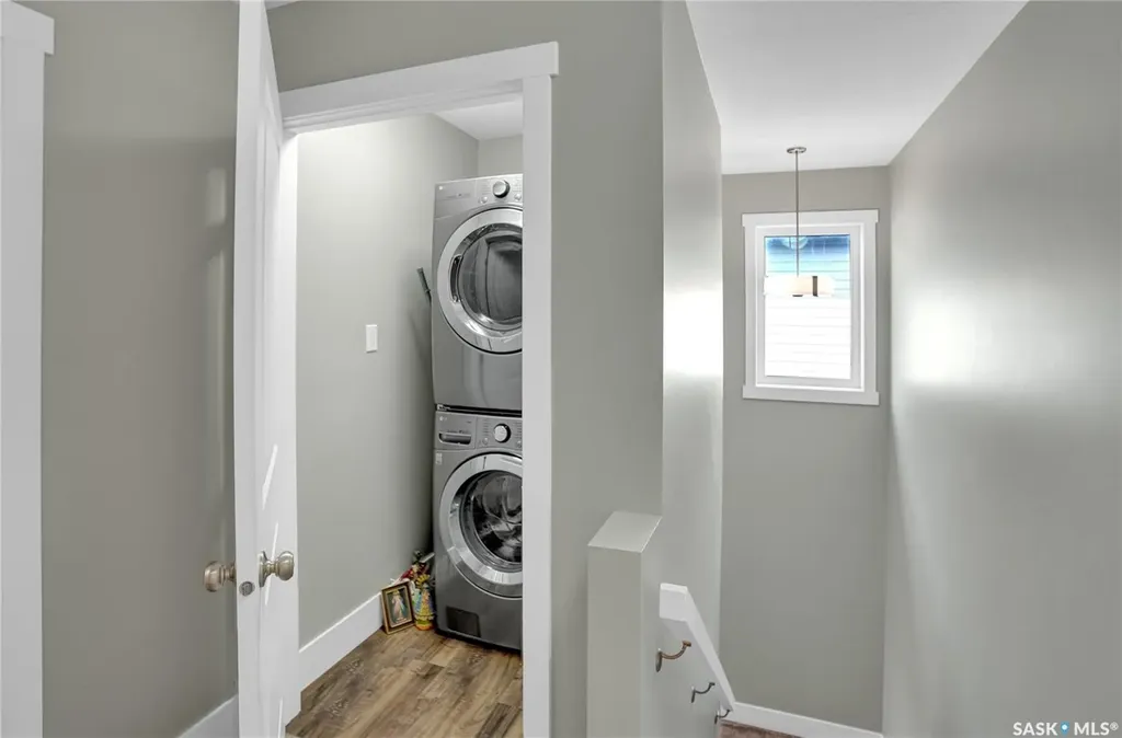1049 Maplewood Drive Moose Jaw SK S6J 0B6