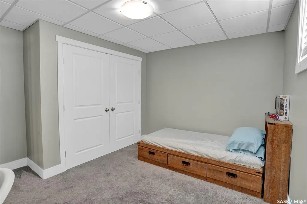 1049 Maplewood Drive Moose Jaw SK S6J 0B6