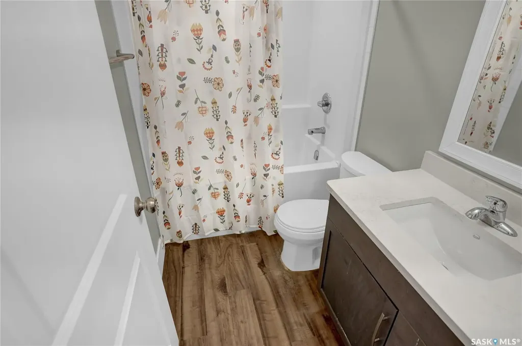 1049 Maplewood Drive Moose Jaw SK S6J 0B6