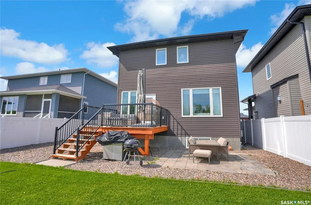 1049 Maplewood Drive Moose Jaw SK S6J 0B6