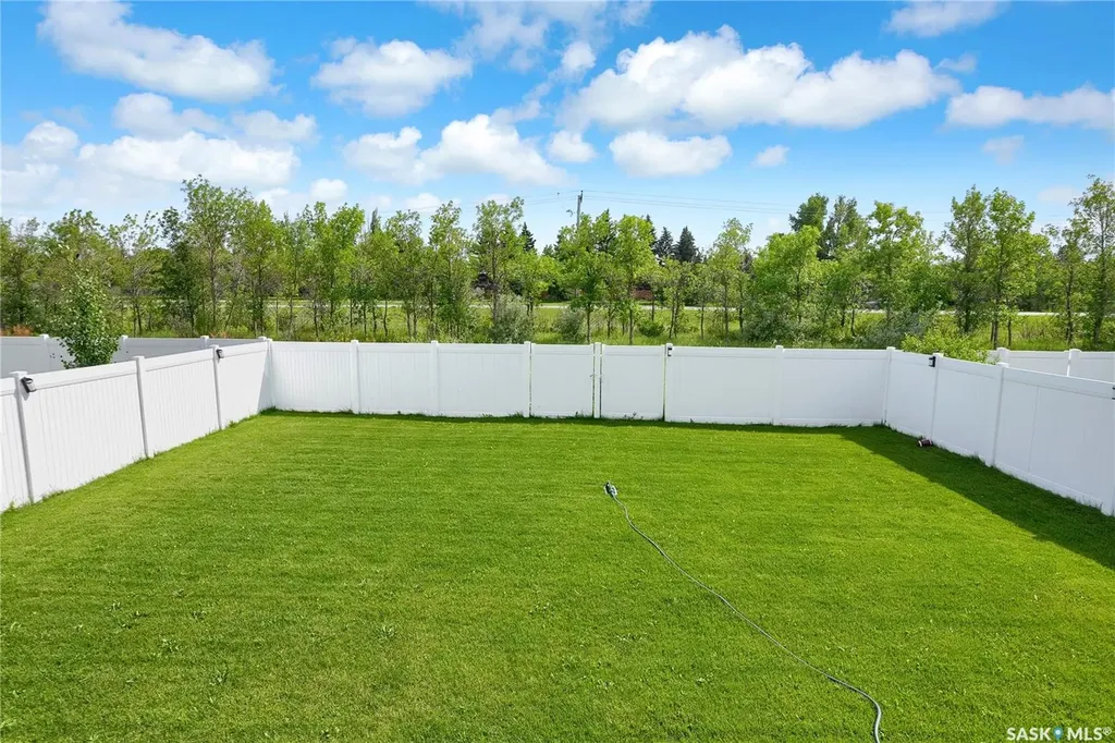 1049 Maplewood Drive Moose Jaw SK S6J 0B6
