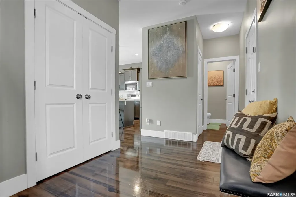 1049 Maplewood Drive Moose Jaw SK S6J 0B6