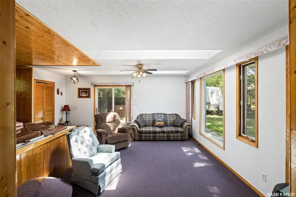 31 F-2 Smales Crescent B-say-tah SK S0G 1S0
