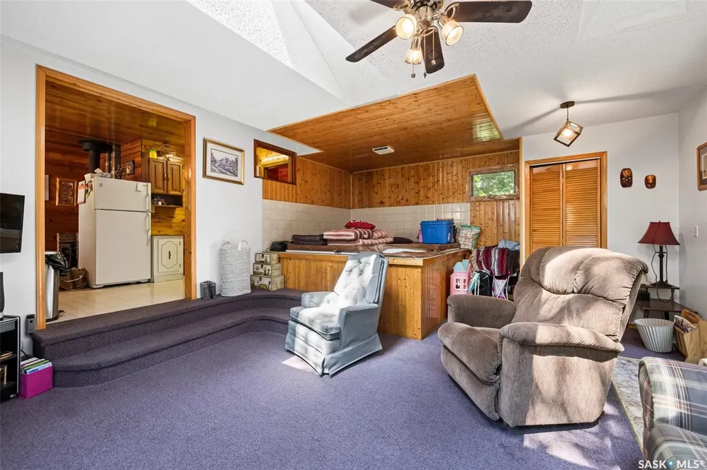 31 F-2 Smales Crescent B-say-tah SK S0G 1S0