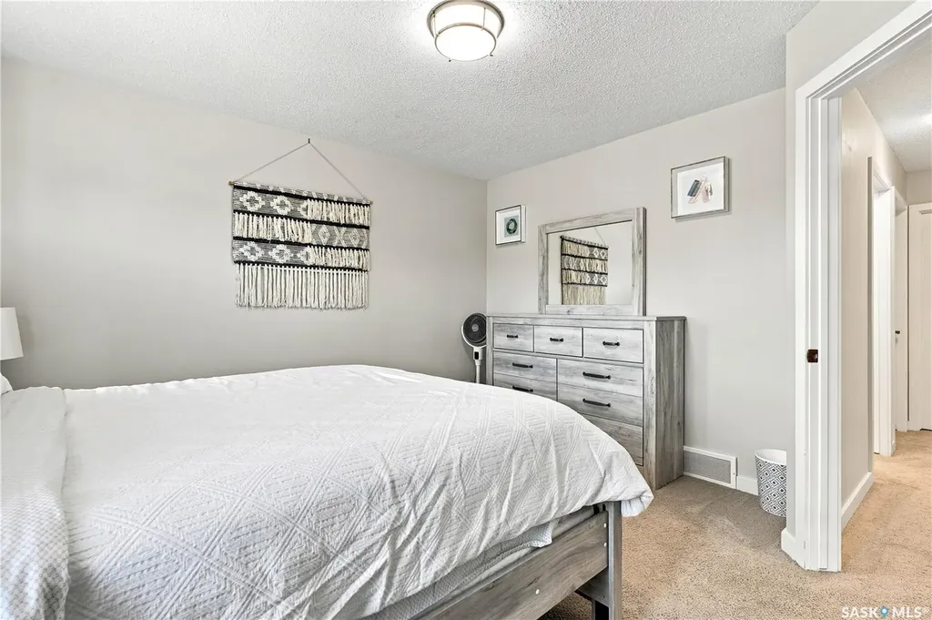 135 Ashworth Crescent Saskatoon SK S7T 0N1