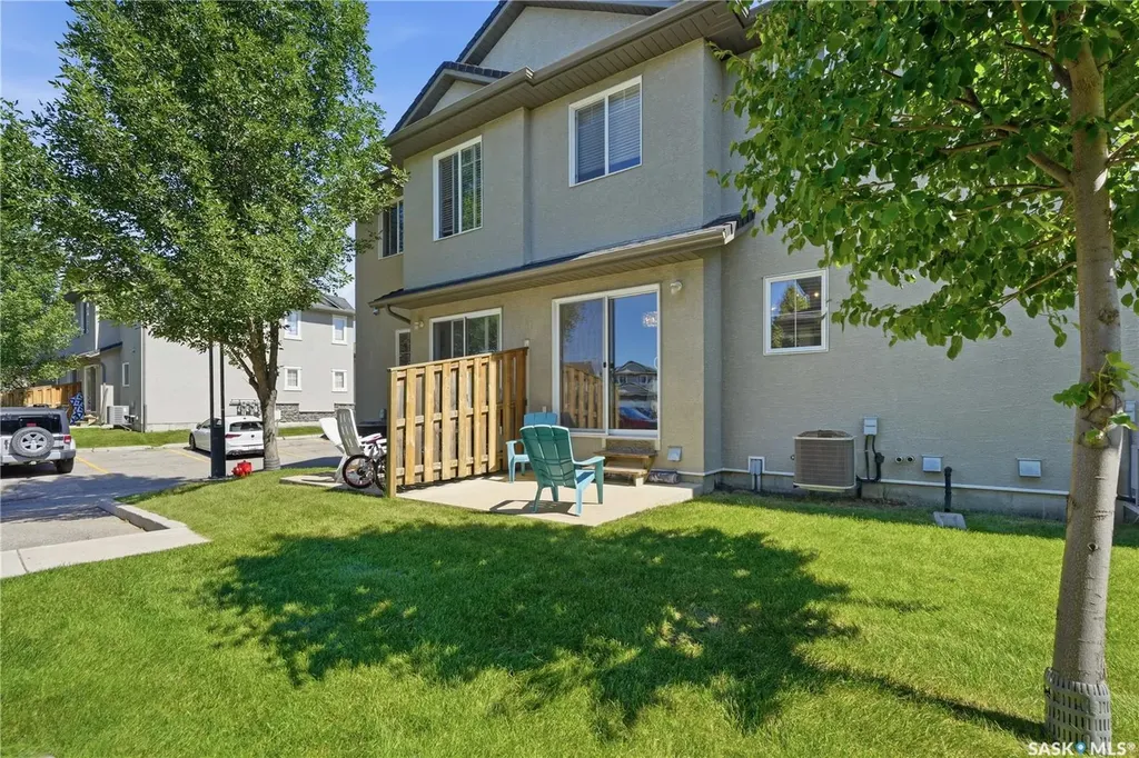 135 Ashworth Crescent Saskatoon SK S7T 0N1