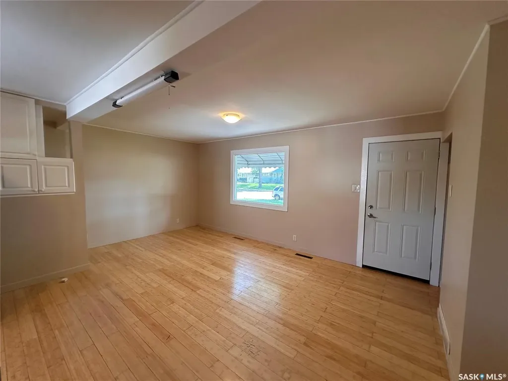 1106 10th Avenue E Regina SK S4N 0J2