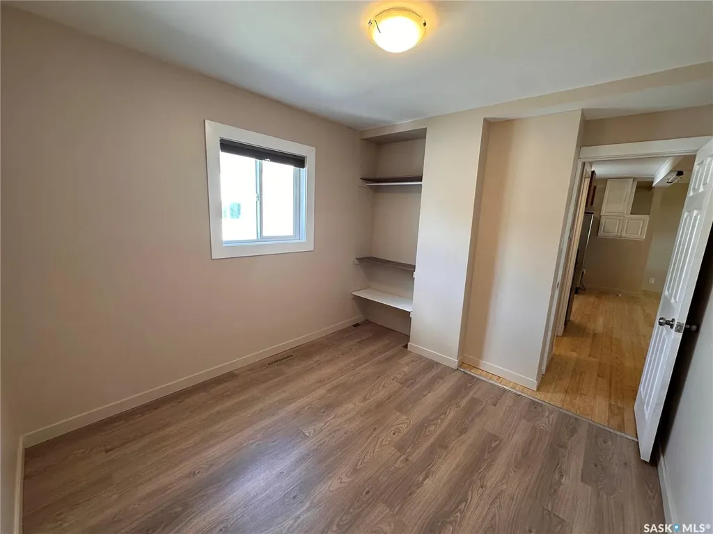 1106 10th Avenue E Regina SK S4N 0J2