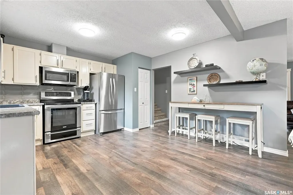 242 Candle Crescent Saskatoon SK S7K 5A4