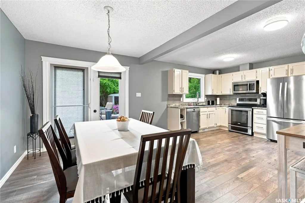 242 Candle Crescent Saskatoon SK S7K 5A4