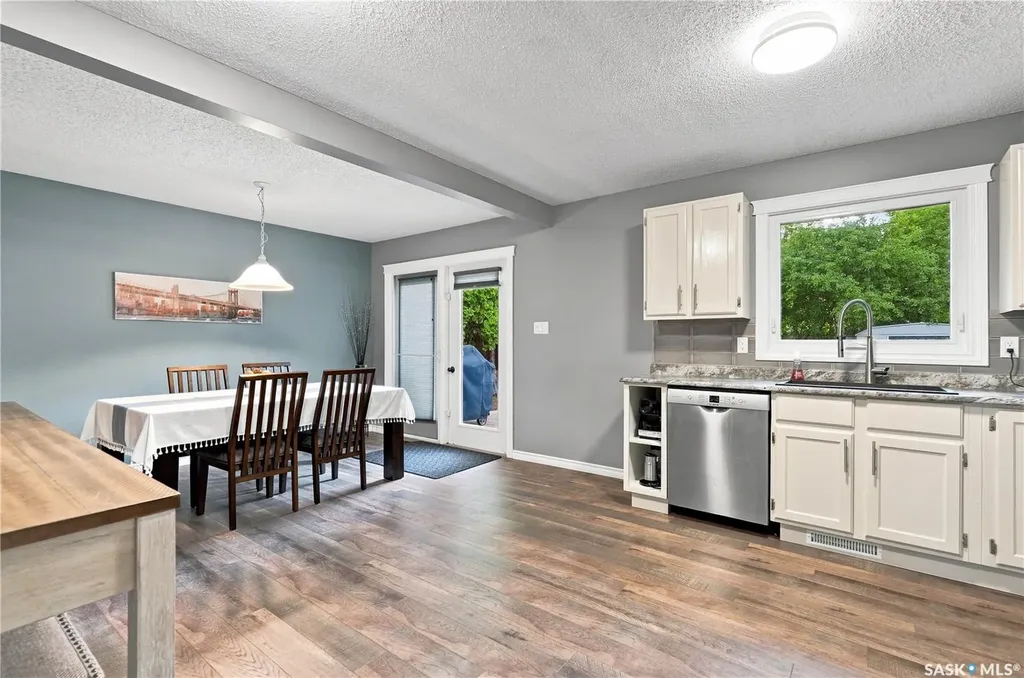 242 Candle Crescent Saskatoon SK S7K 5A4