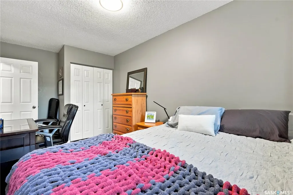 242 Candle Crescent Saskatoon SK S7K 5A4