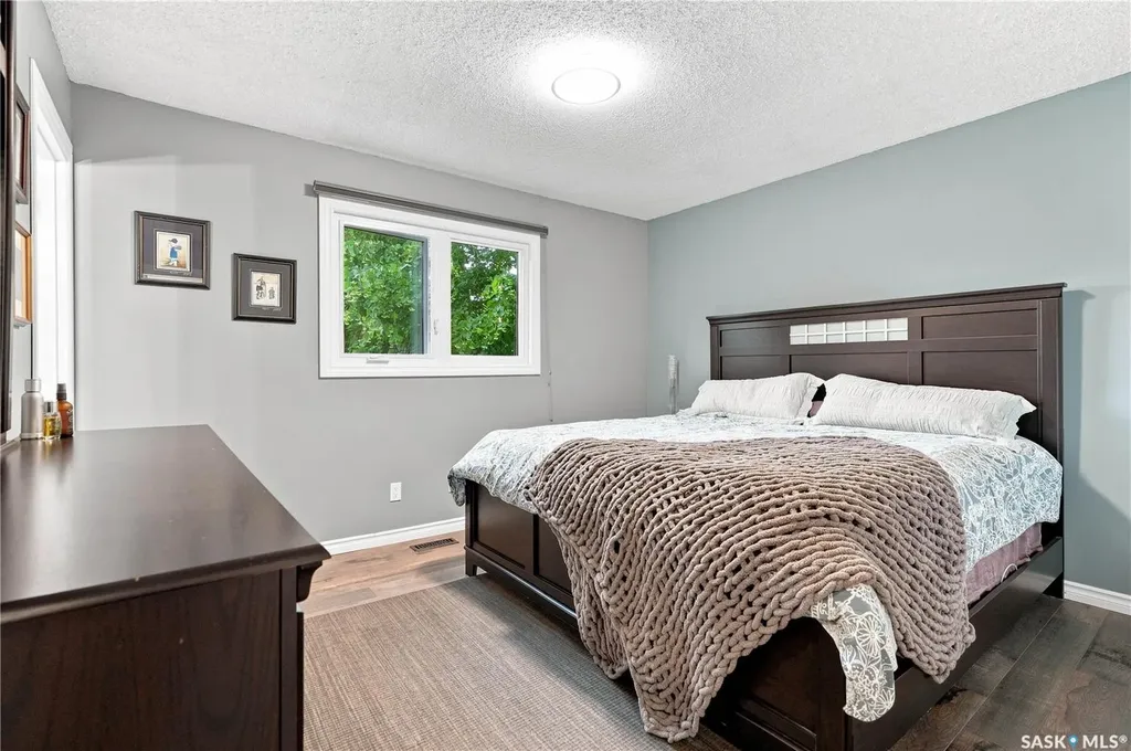 242 Candle Crescent Saskatoon SK S7K 5A4