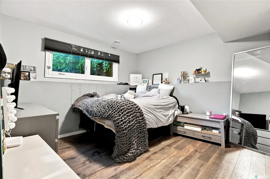 242 Candle Crescent Saskatoon SK S7K 5A4
