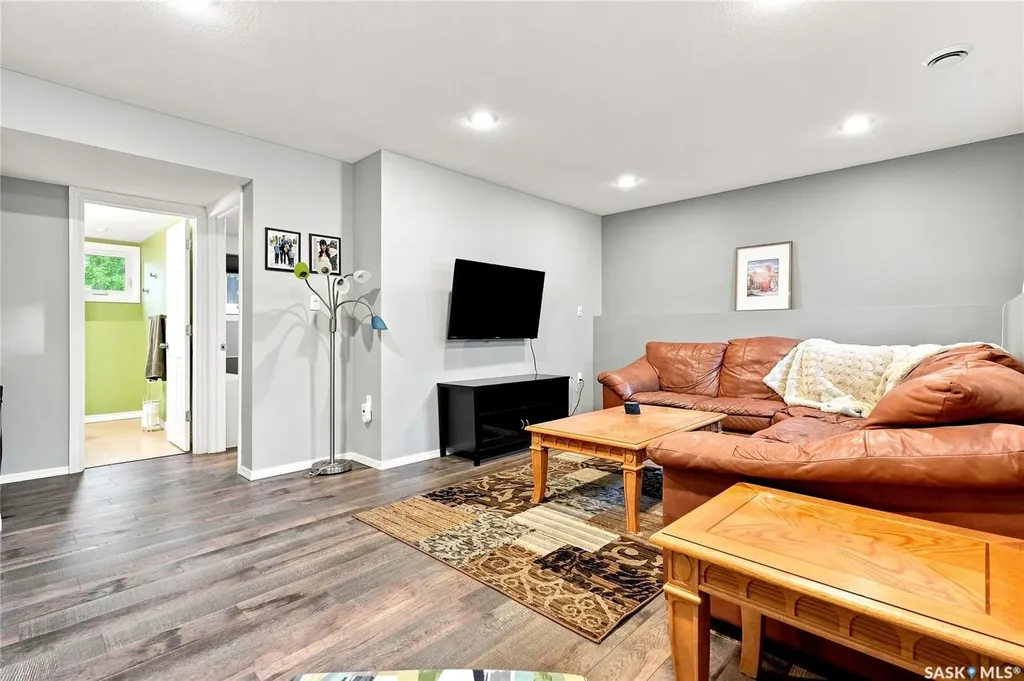 242 Candle Crescent Saskatoon SK S7K 5A4