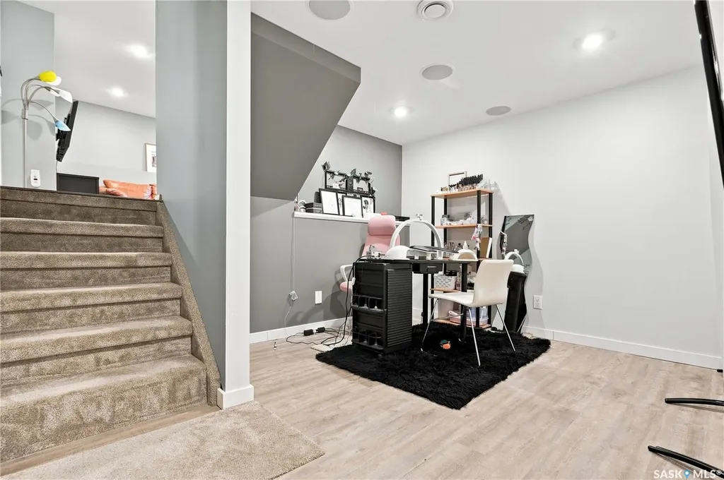 242 Candle Crescent Saskatoon SK S7K 5A4