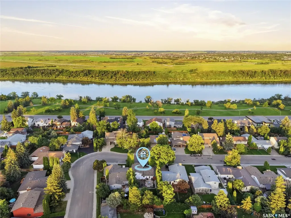 242 Candle Crescent Saskatoon SK S7K 5A4