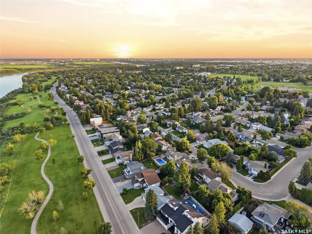 242 Candle Crescent Saskatoon SK S7K 5A4