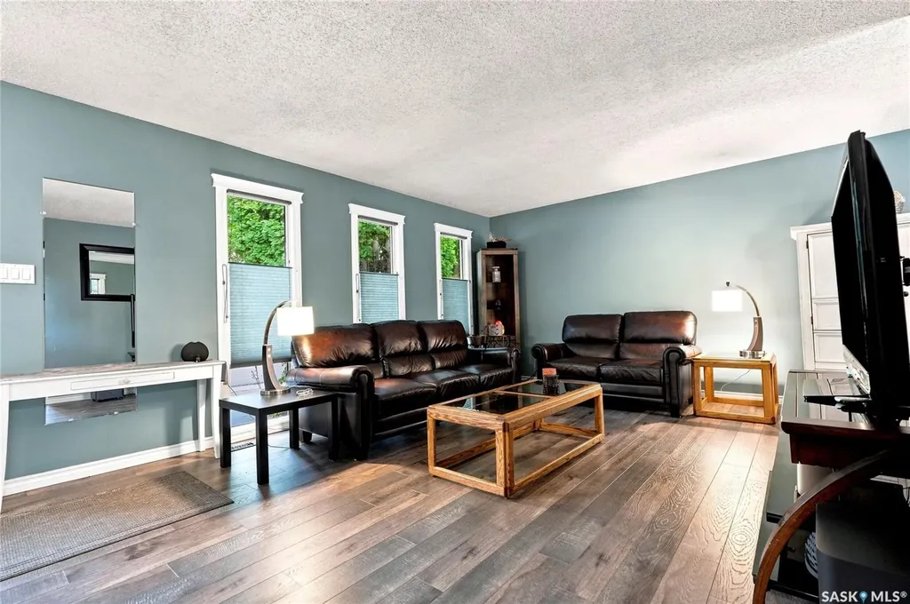 242 Candle Crescent Saskatoon SK S7K 5A4