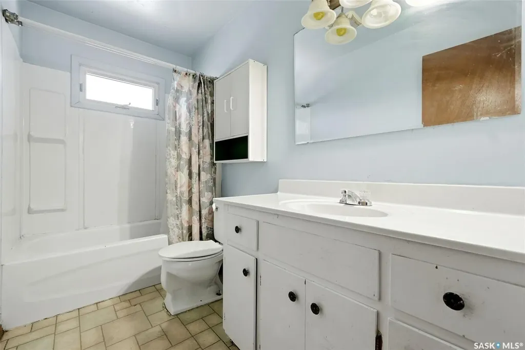 158 Read Avenue Regina SK S4T 6P9