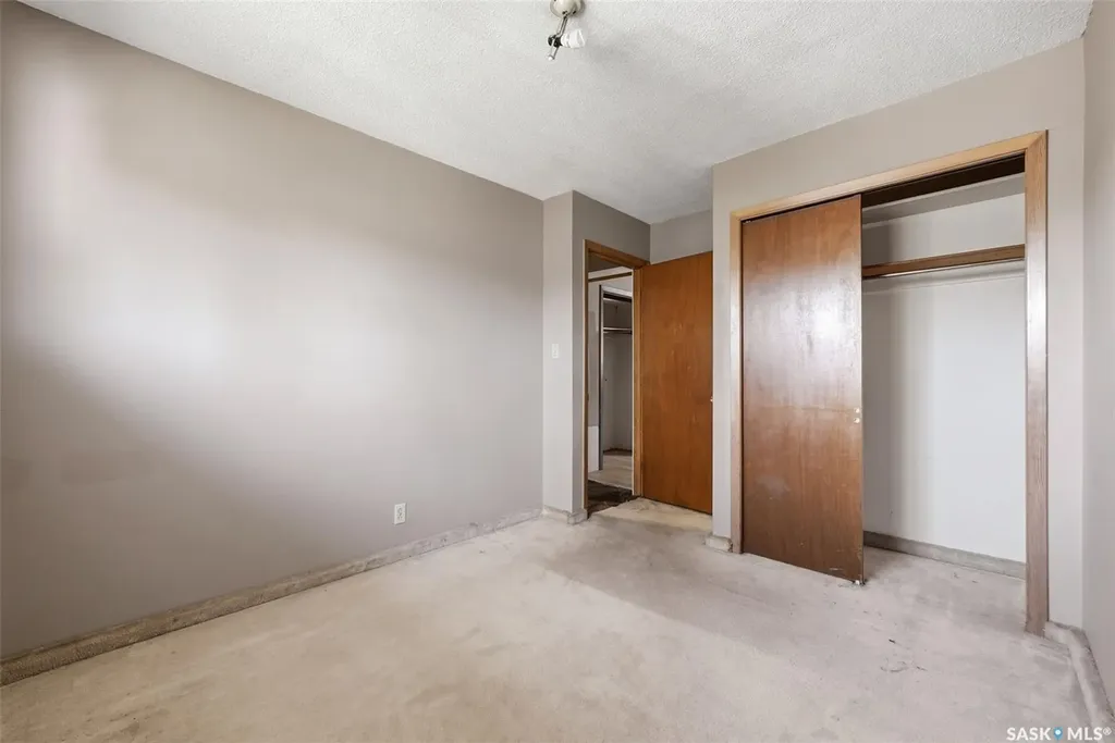 158 Read Avenue Regina SK S4T 6P9