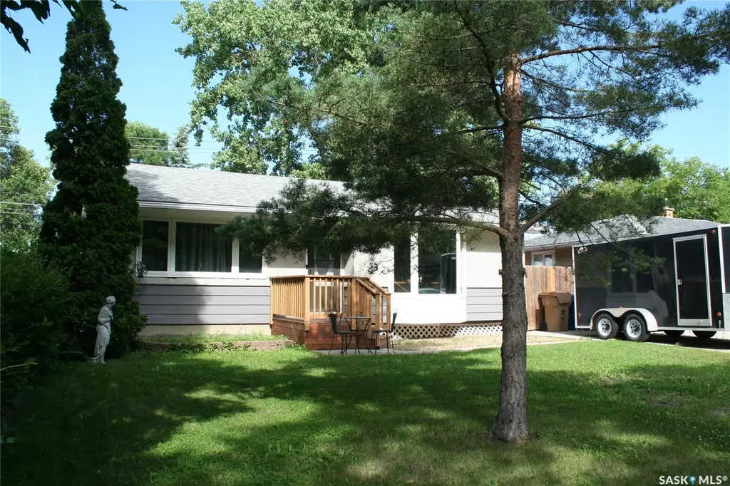 128 Riddell Crescent Regina SK S4S 5L3