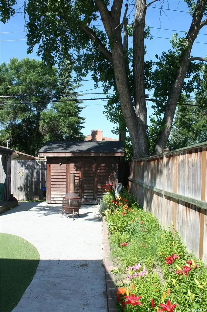 128 Riddell Crescent Regina SK S4S 5L3