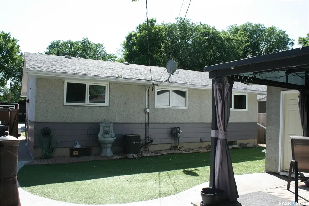 128 Riddell Crescent Regina SK S4S 5L3
