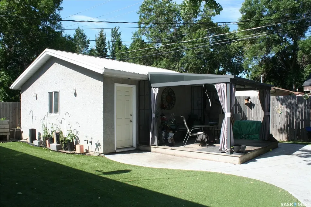 128 Riddell Crescent Regina SK S4S 5L3