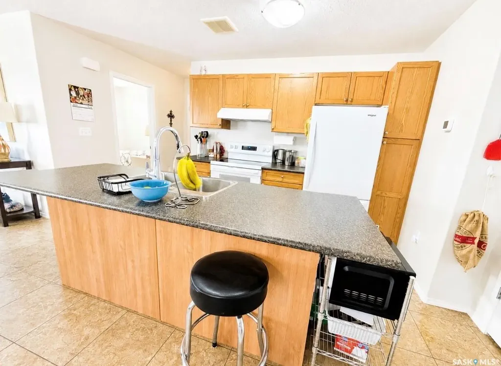 1275 S Railway Avenue E Swift Current SK S9H 5P3
