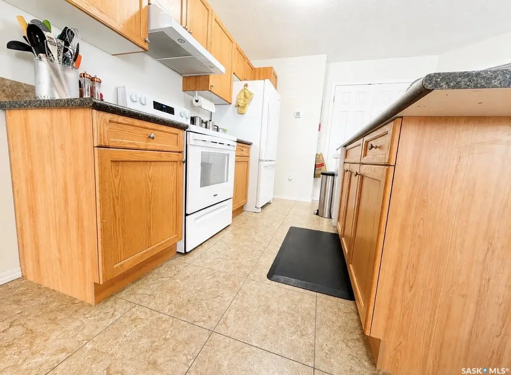 1275 S Railway Avenue E Swift Current SK S9H 5P3