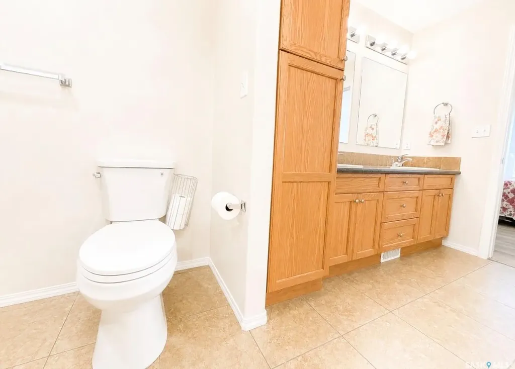 1275 S Railway Avenue E Swift Current SK S9H 5P3