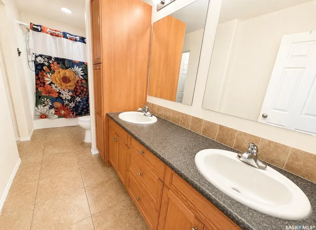 1275 S Railway Avenue E Swift Current SK S9H 5P3