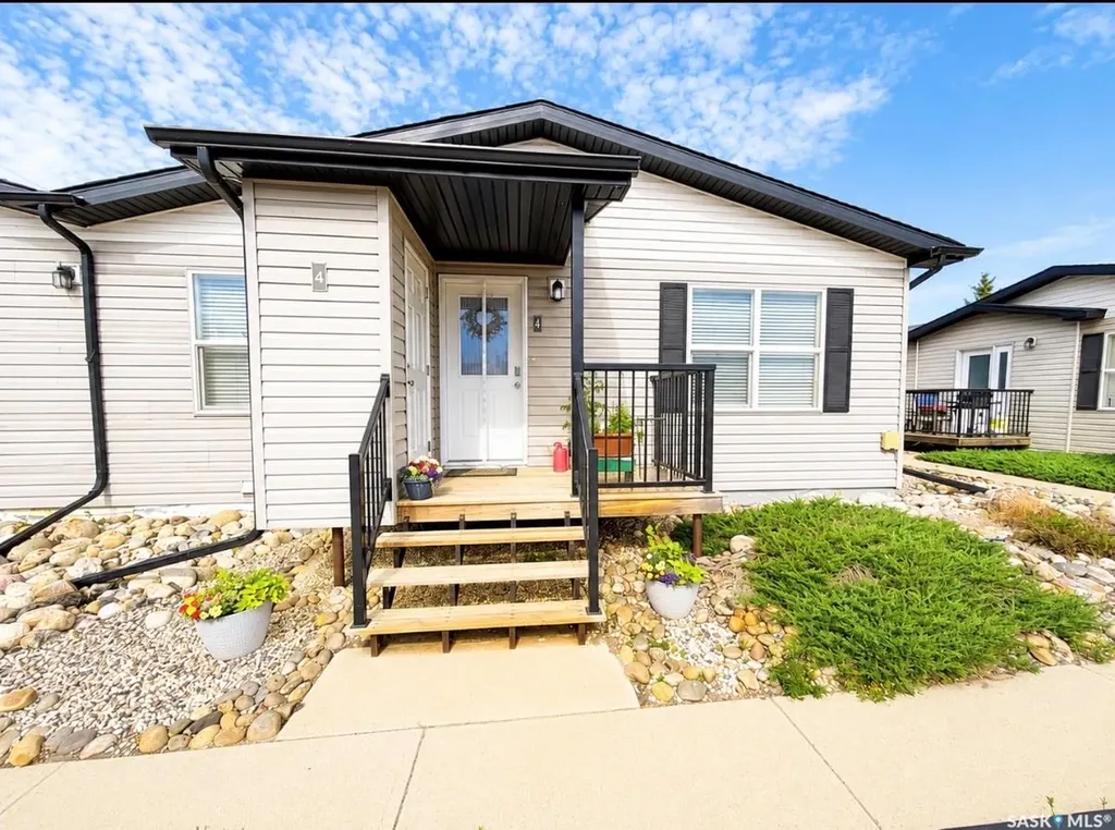 1275 S Railway Avenue E Swift Current SK S9H 5P3