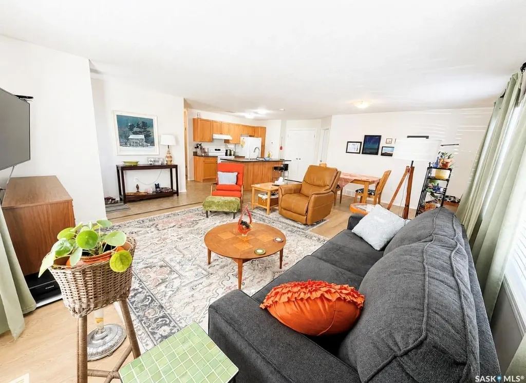 1275 S Railway Avenue E Swift Current SK S9H 5P3