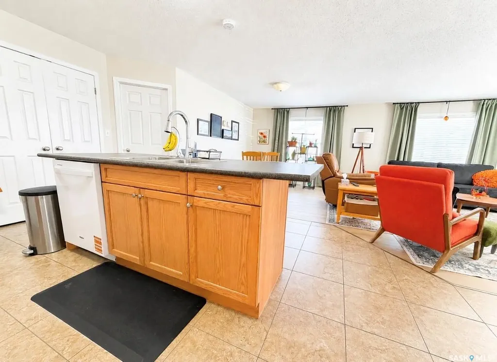 1275 S Railway Avenue E Swift Current SK S9H 5P3