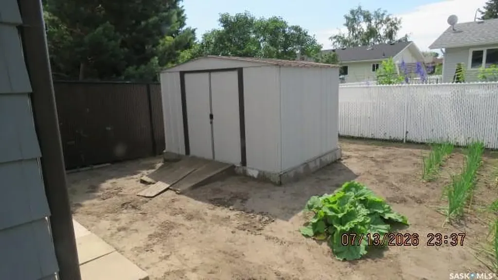335 Wedge Road Saskatoon SK S7L 6G1