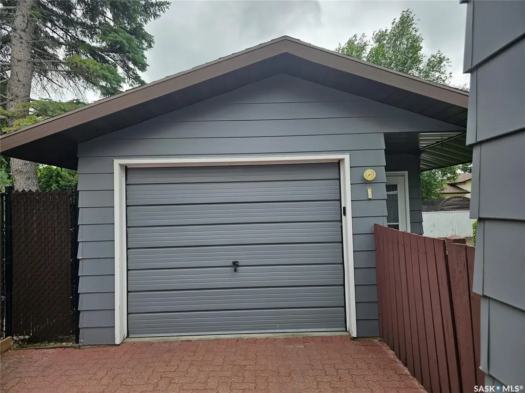 335 Wedge Road Saskatoon SK S7L 6G1