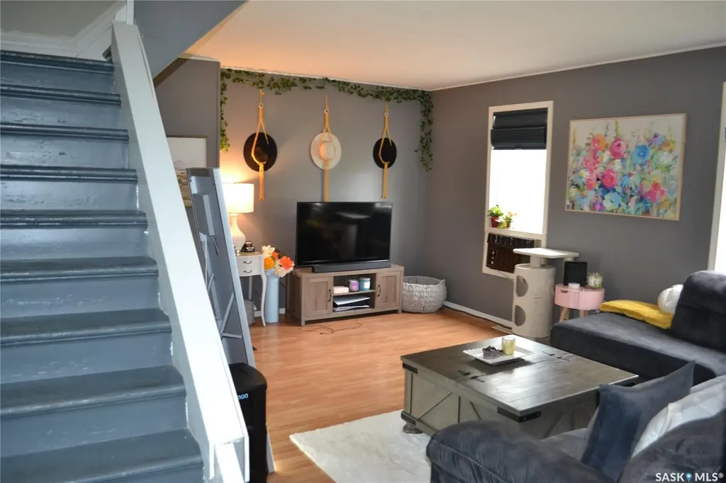 309 1st Avenue W Kindersley SK S0L 1S0