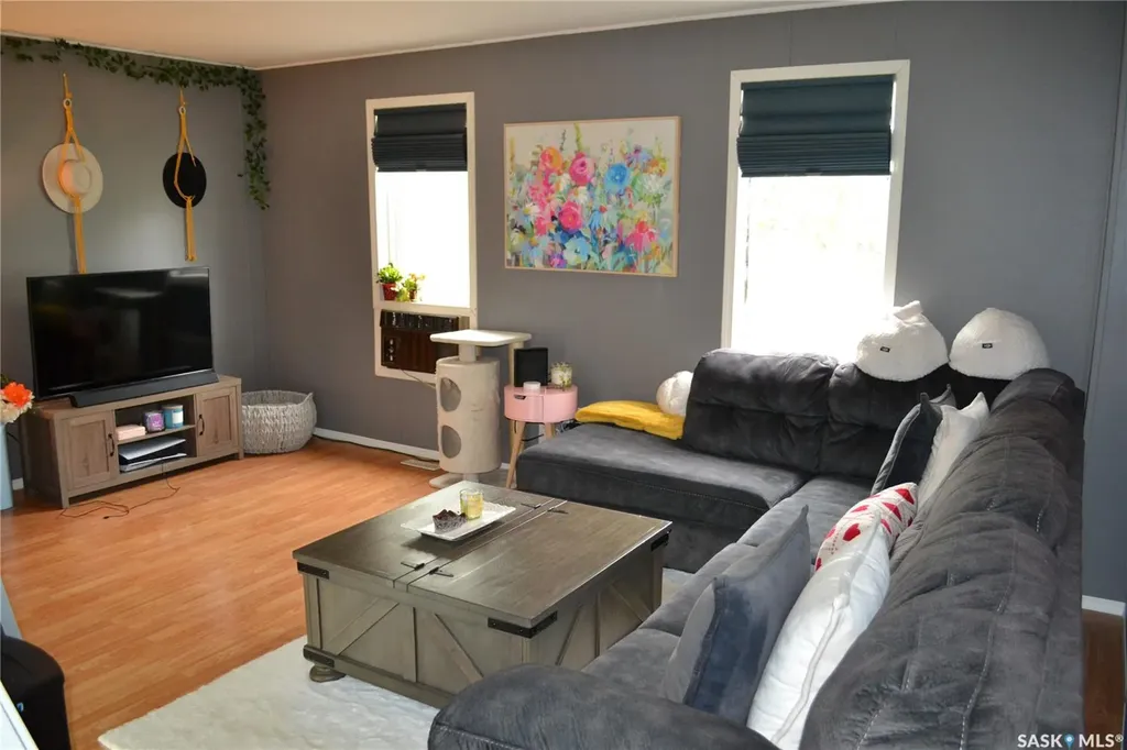 309 1st Avenue W Kindersley SK S0L 1S0