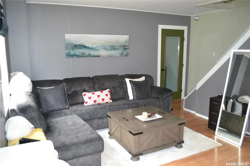 309 1st Avenue W Kindersley SK S0L 1S0