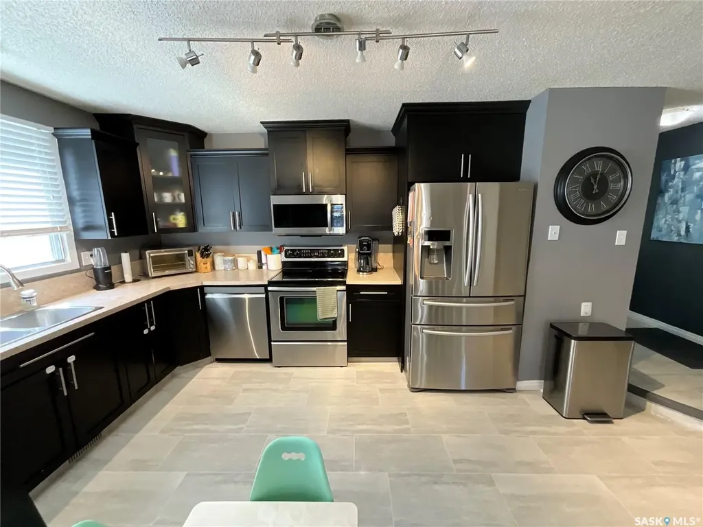 10 Mackenzie Crescent Regina SK S4N 5G5