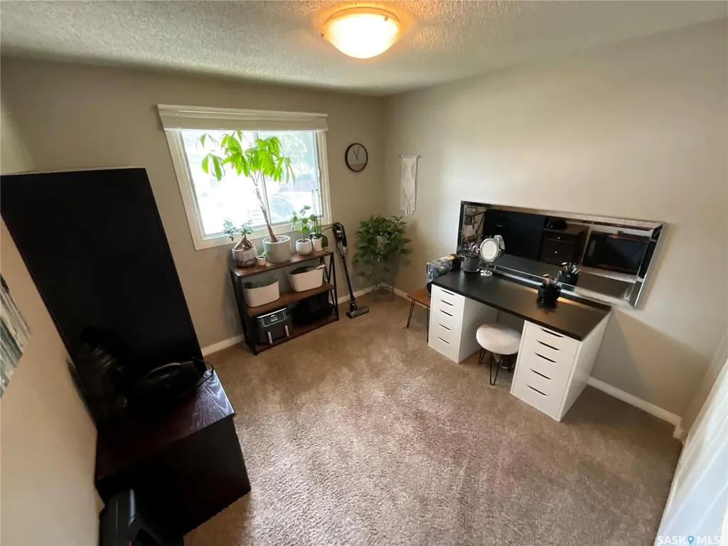 10 Mackenzie Crescent Regina SK S4N 5G5