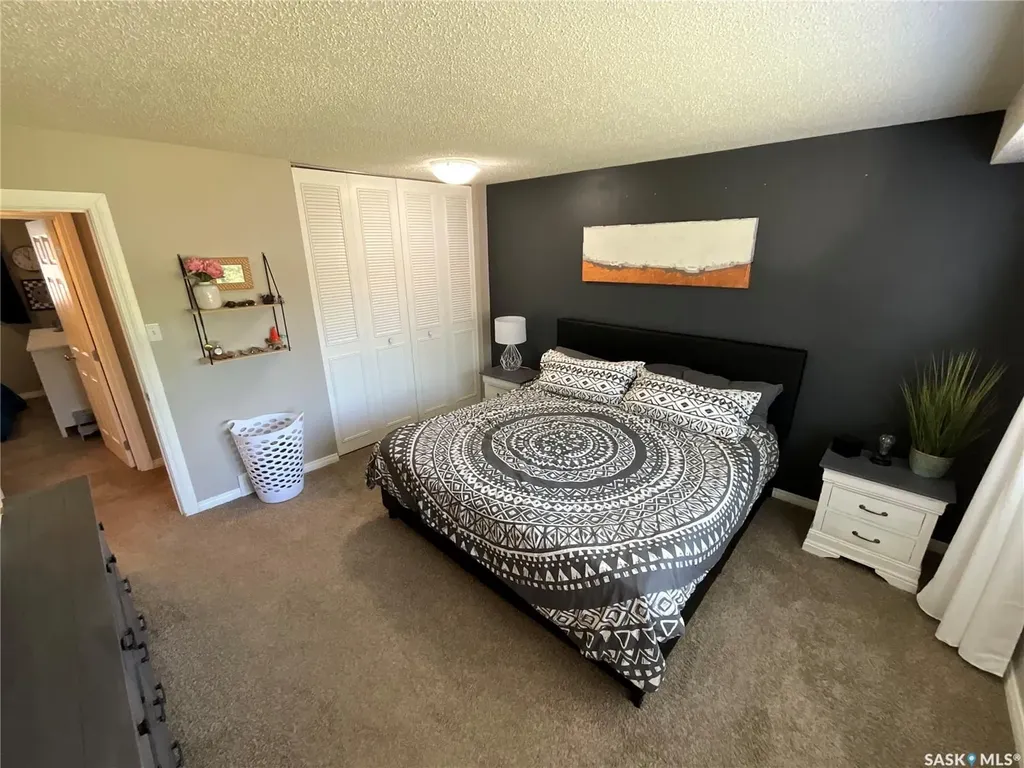 10 Mackenzie Crescent Regina SK S4N 5G5