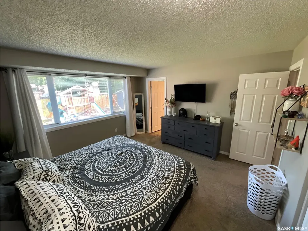 10 Mackenzie Crescent Regina SK S4N 5G5