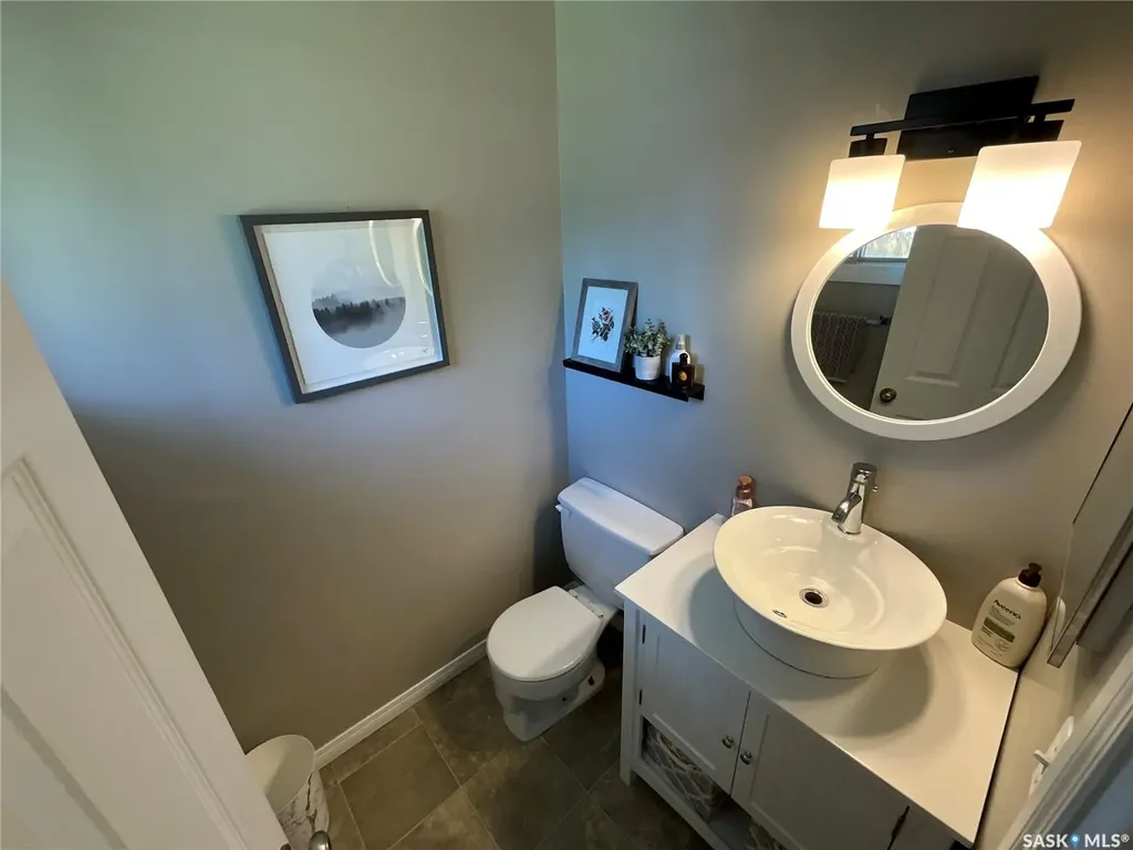 10 Mackenzie Crescent Regina SK S4N 5G5