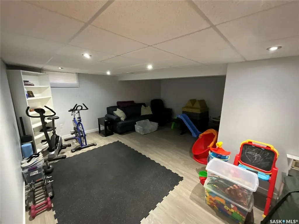 10 Mackenzie Crescent Regina SK S4N 5G5